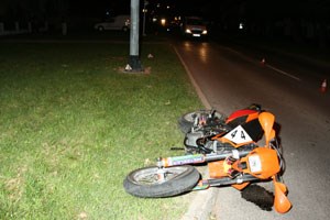 Slika Fotografije/Opcenite fotografije/Prometne nesrece/motocikl.jpg